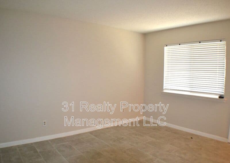 Dallas House: 5616 Harvest Hill Rd