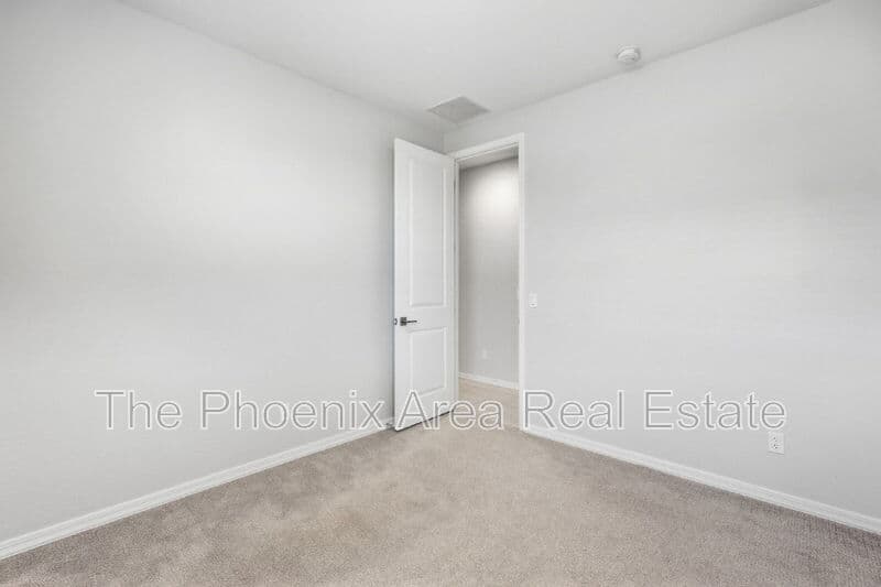 Maricopa House: 35786 W Santa Monica Ave
