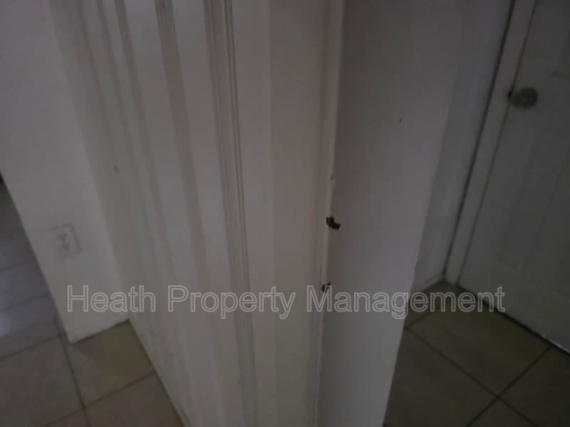 Largo House: 504 6th Ave NW