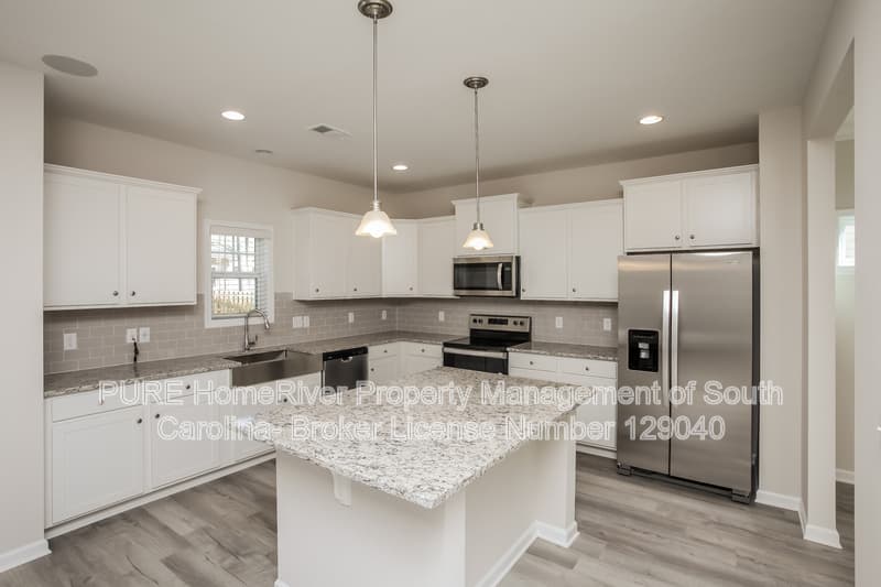 Chapin House: 509 Mitscher Way