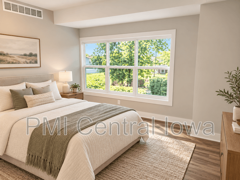 Grimes Townhome: 301 SE 11th St
