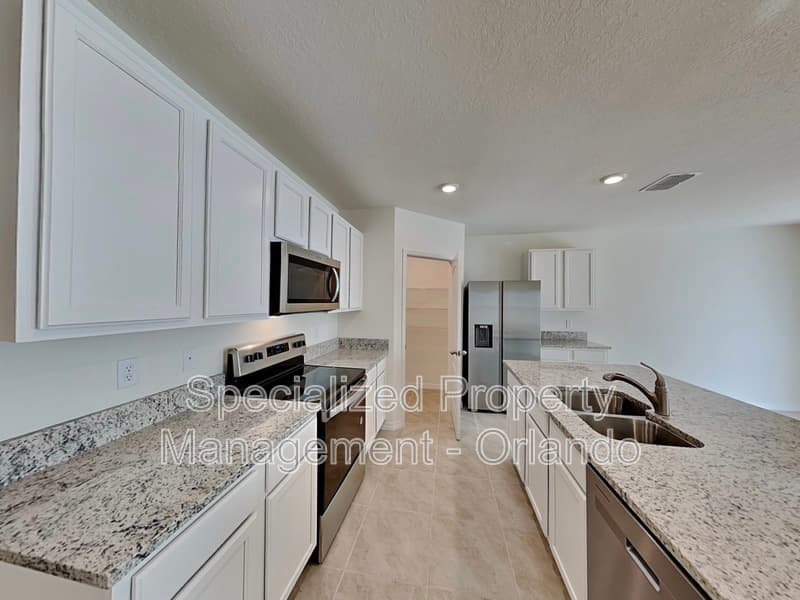 Davenport House: 1004 Brooklet Dr