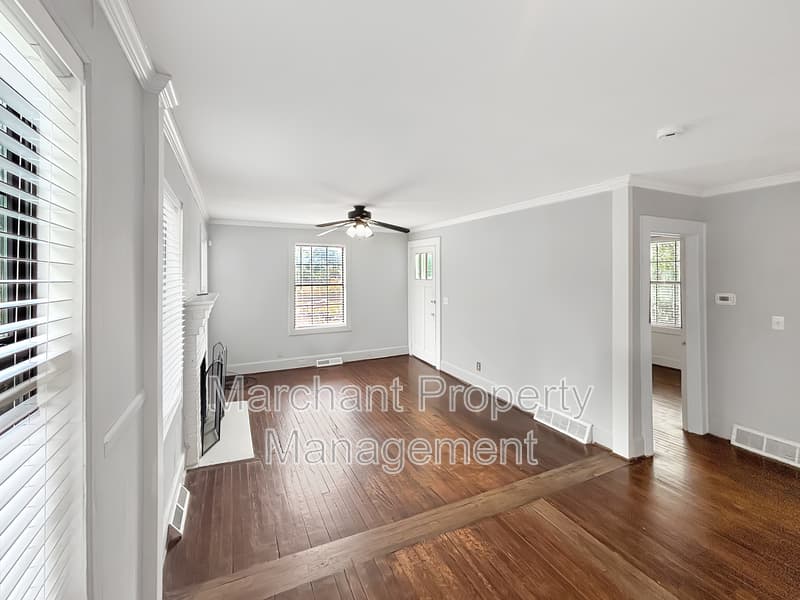 Greenville House: 210 Ashley Avenue