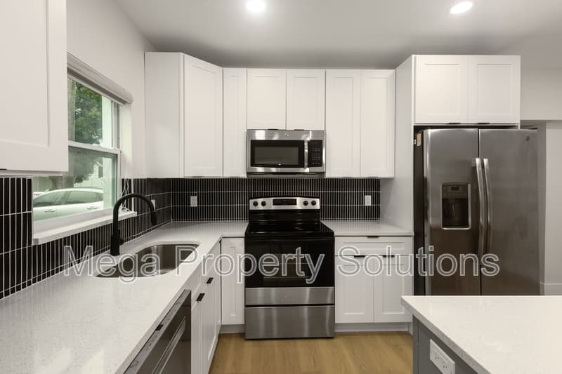 Tampa House: 910 East Osborne Avenue