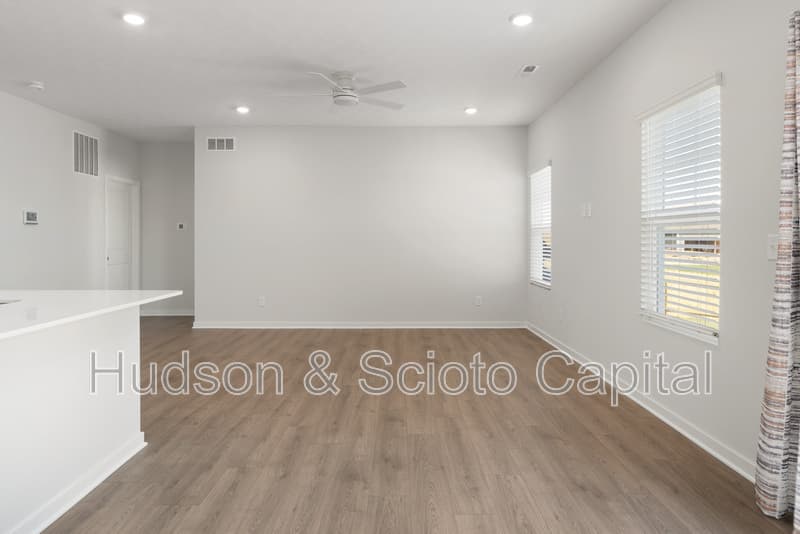 Plain City House: 548 Darliene Drive