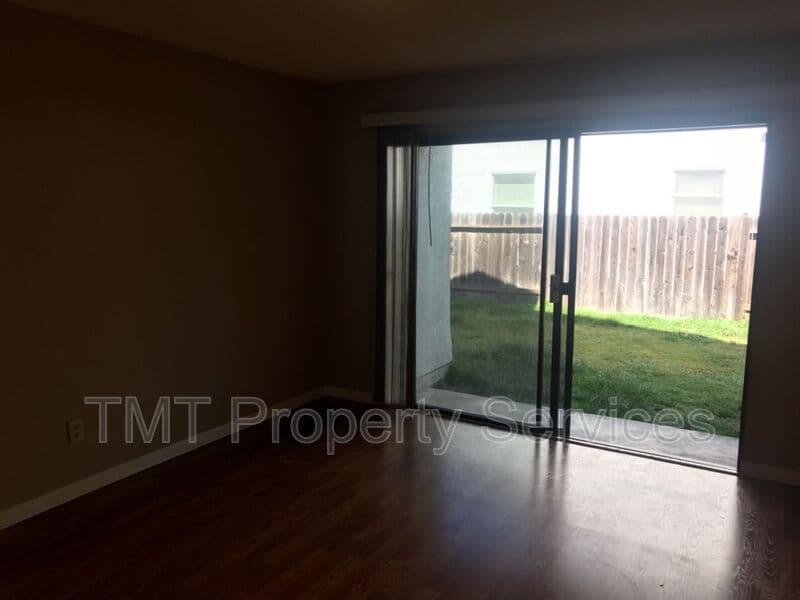 Sacramento House: 956 Greenstar Way
