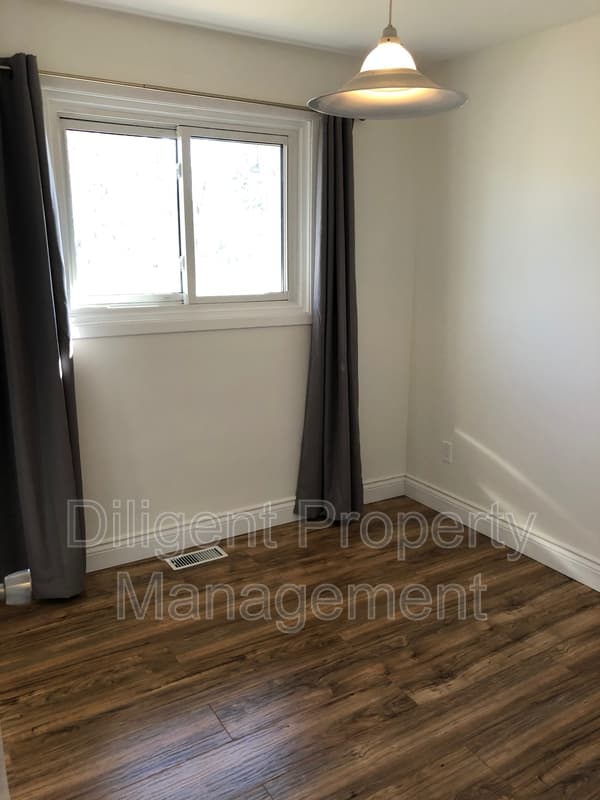 Peterborough House: 1260 Pulpit Rd