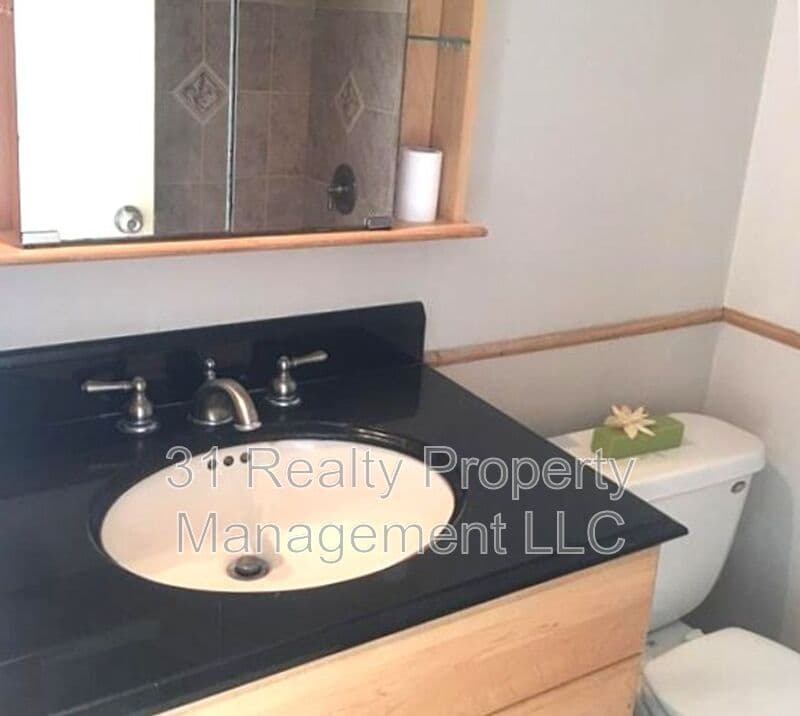 Dallas House: 5616 Harvest Hill Rd