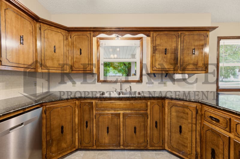 Haysville House: 428 Peach Tree Lane