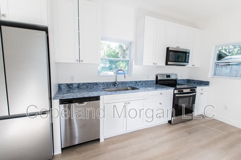 St. Petersburg Condo: 3720 Iris Street North