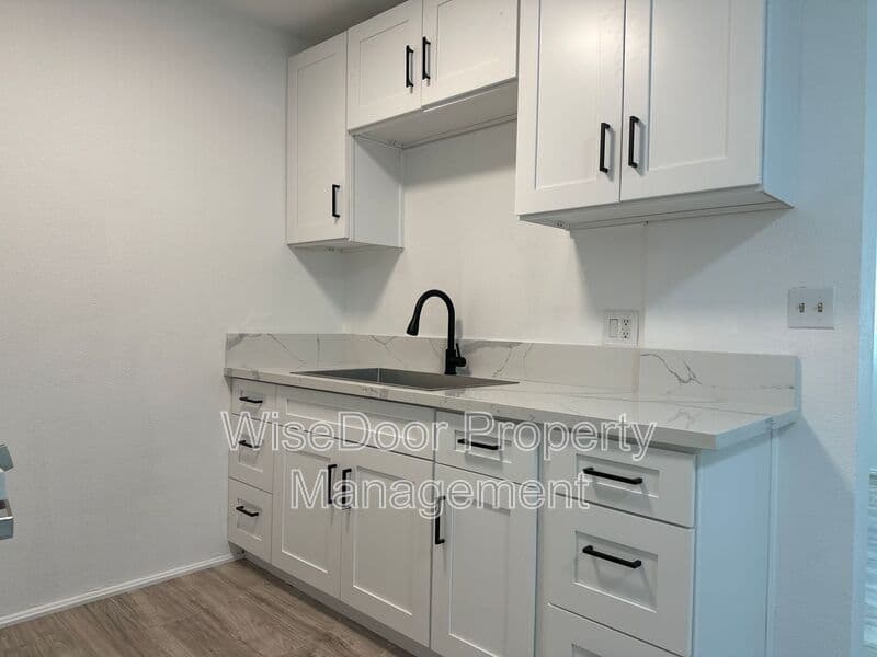 Santa Ana Condo: 1409 W Lingan