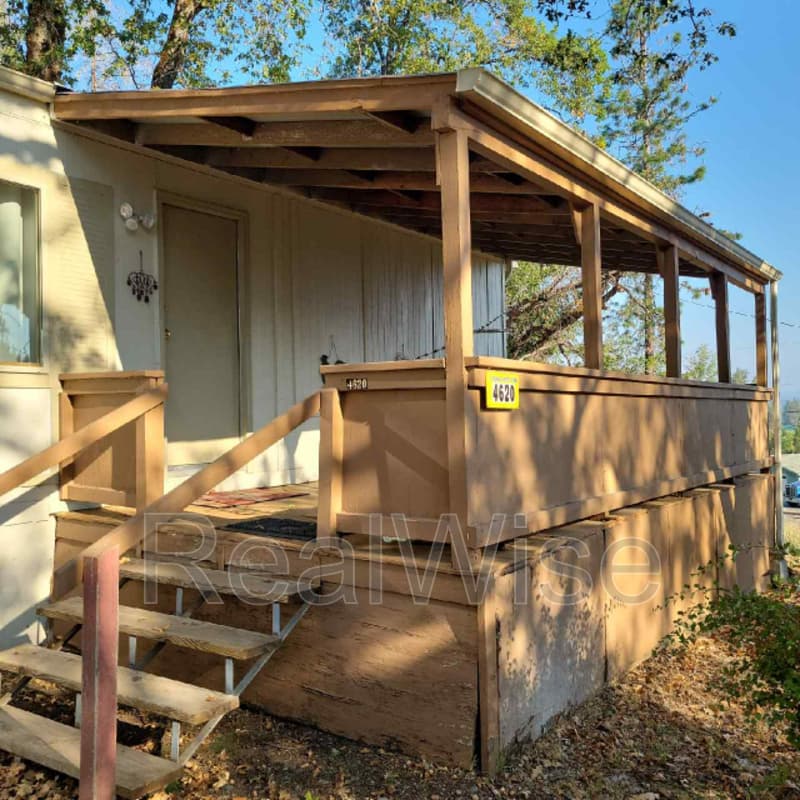 Grants Pass House: 4620 Redwood Ave