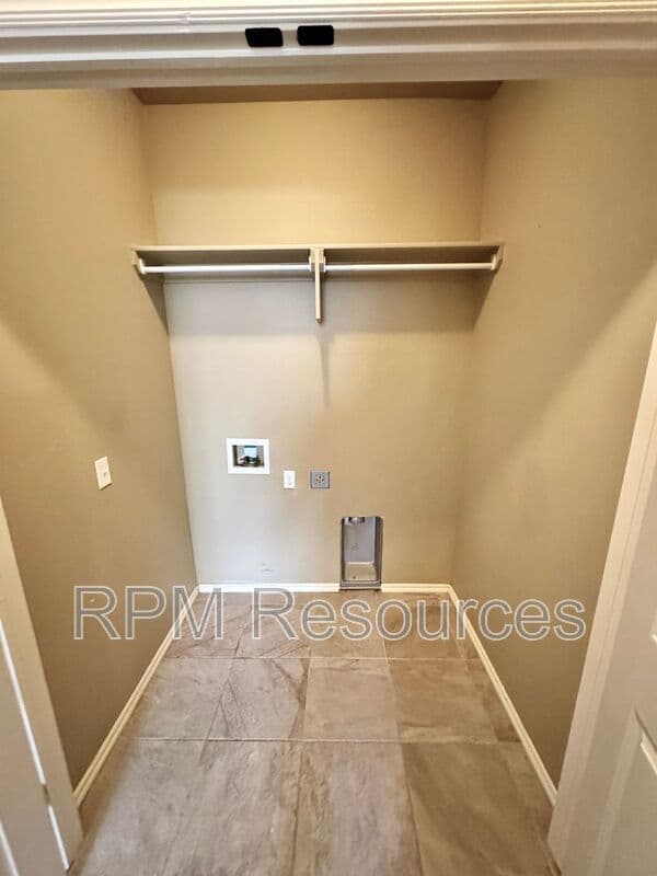Mustang Condo: 157 Bison Court Way