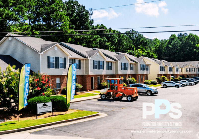 Dallas House: 350 WI Pkwy