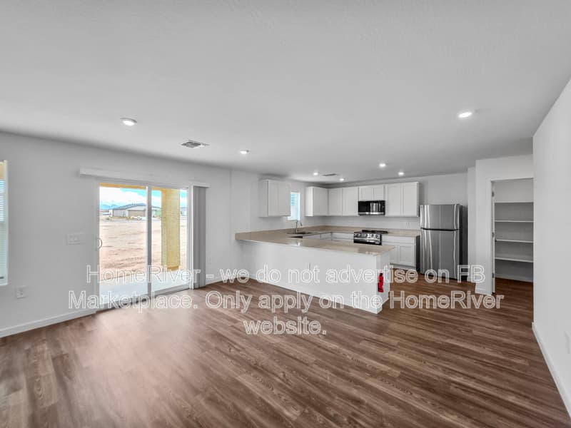 Arizona City House: 13211 S Jamaica Cir