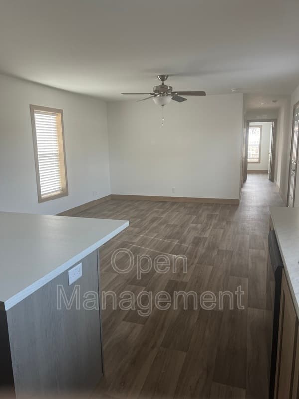 West Fargo House: 825 1st Ave