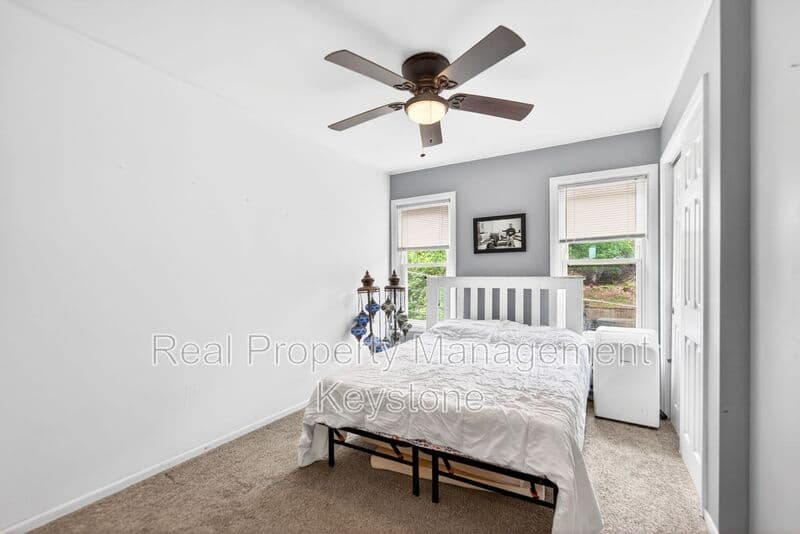 Pittsburgh House: 2835 Edwards Way