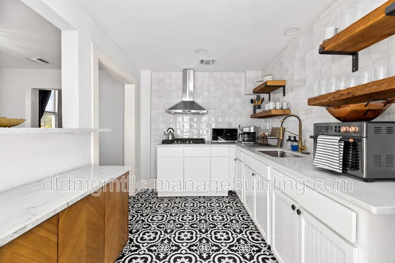 San Antonio Condo: 110 East Craig Place