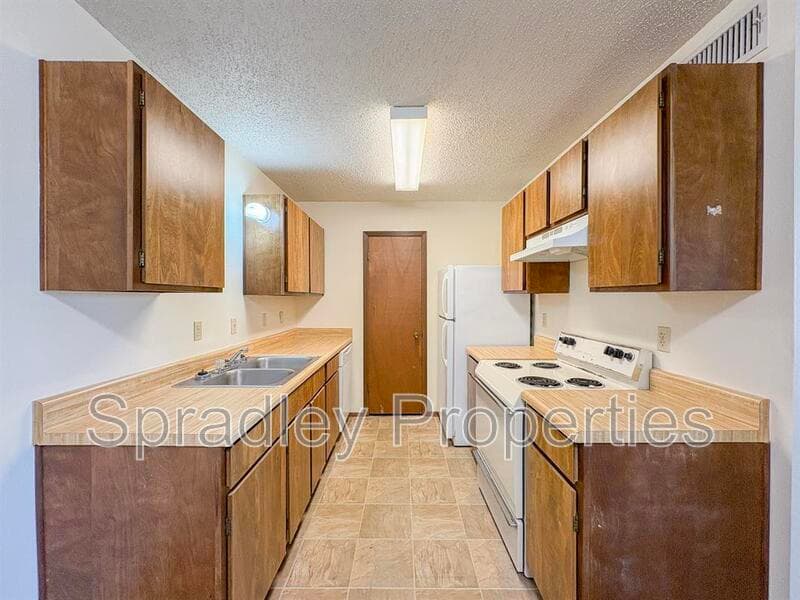 Troy Condo: 120 W Main St