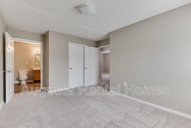 Edgefield Condo: 320 Peachtree Street - 325-21