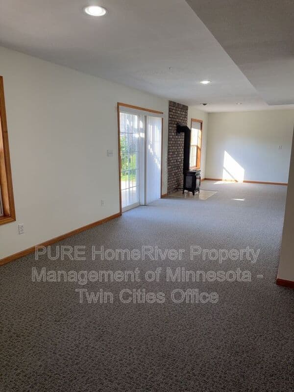 Rochester House: 5939 Shetland Dr NW