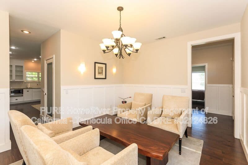 Murrieta House: 36475 Avenida La Cresta