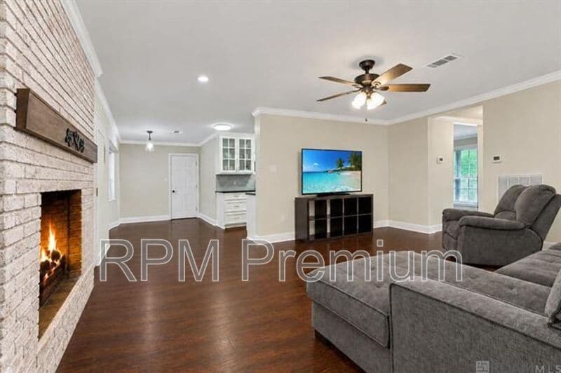 Denham Springs House: 26137 Vincent Dr