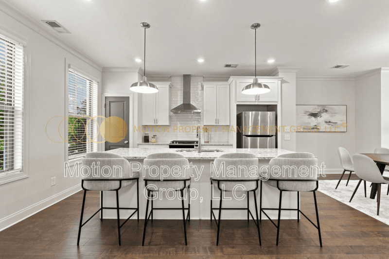 Scottdale House: 776 Angora Alley