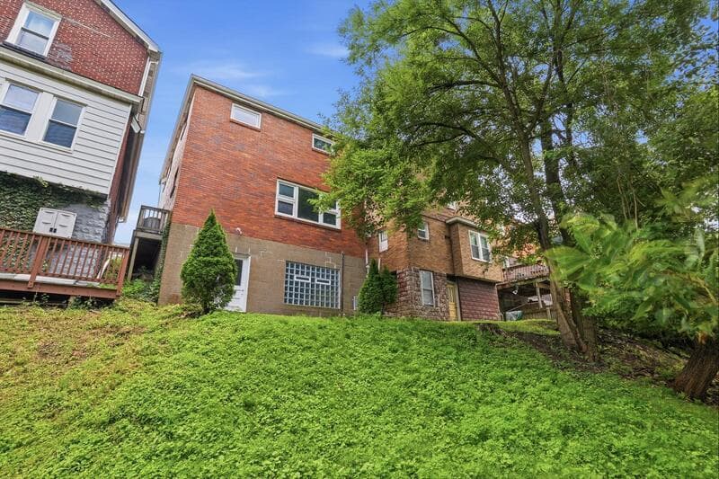 Pittsburgh House: 2046 Pioneer Avenue