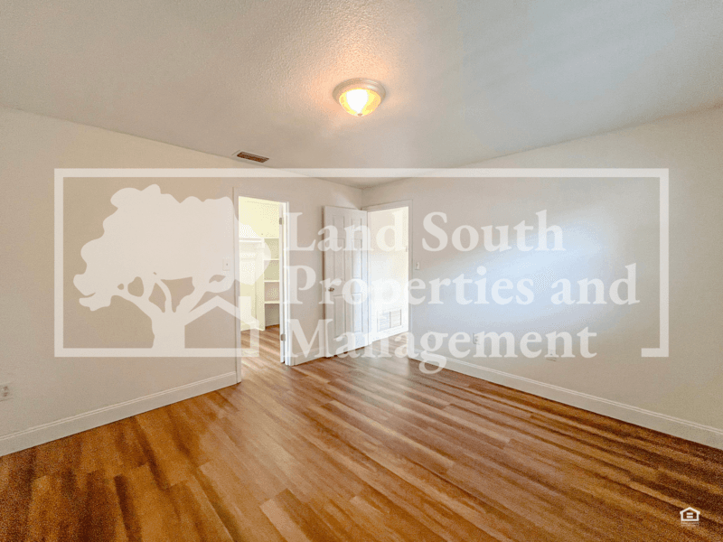 Lakeland House: 817 W. Carole Street