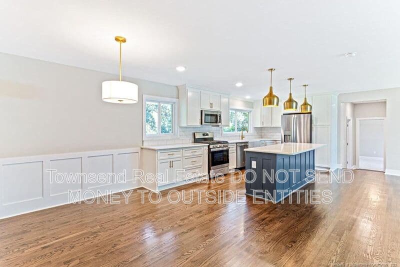 Fayetteville House: 315 Westview Dr.