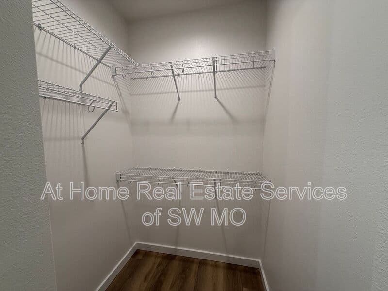 Springfield House: 2731 W Latoka St