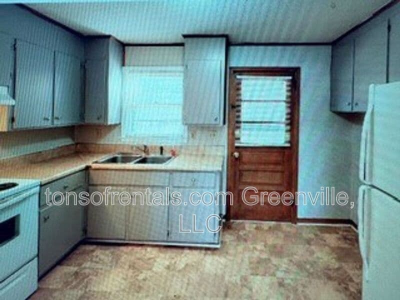 Woodruff Condo: 916 Cross Anchor Rd