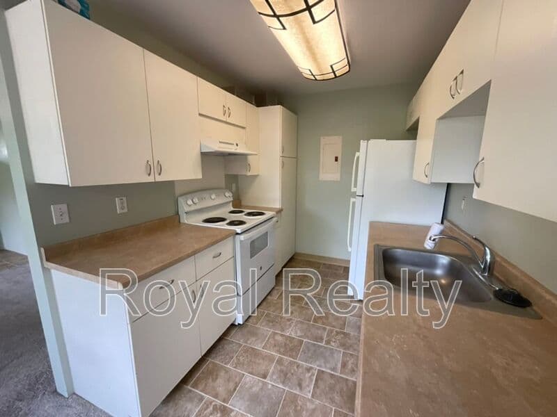 Honolulu Condo: 625 Mananai Place