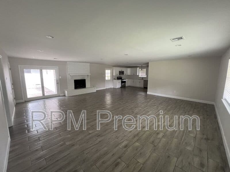 Baton Rouge House: 10444 Browning Dr.