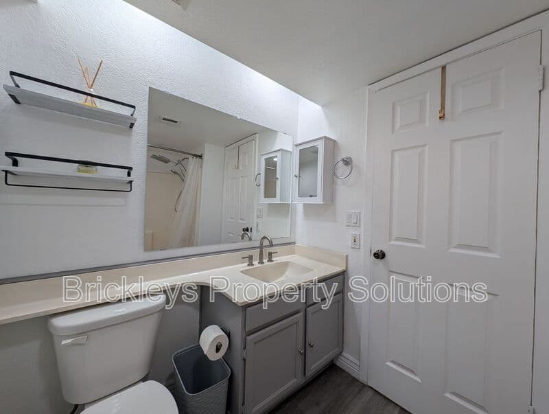 Tempe Condo: 1905 E University Dr