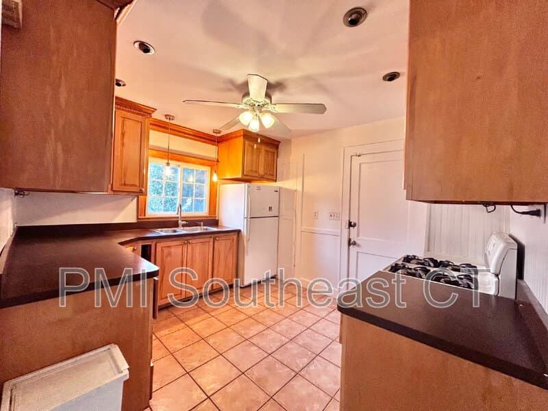New London Condo: 25 Rogers St