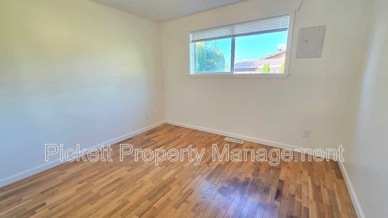 Port Orchard House: 2977 Hoover Ave SE