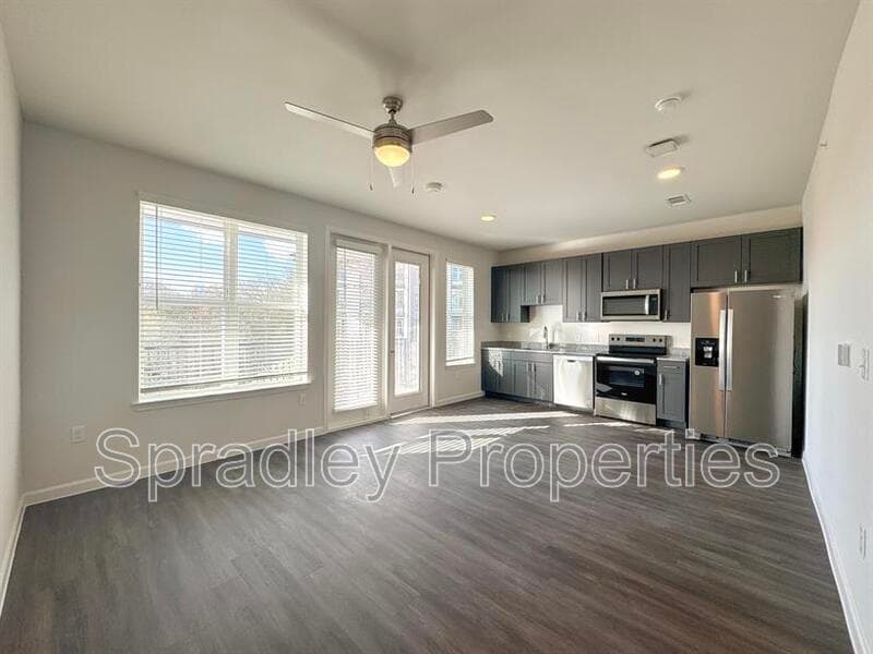 Belton Condo: 710 Shine St.