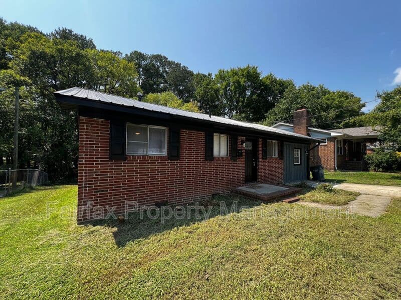 Durham House: 2308 Nebo St
