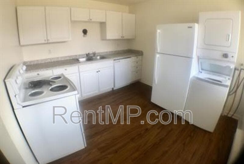 Mt. Pleasant Condo: 3467 S Summerton - APT 2