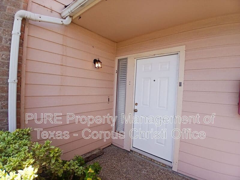 Corpus Christi Condo: 5001 Middlecoff Rd