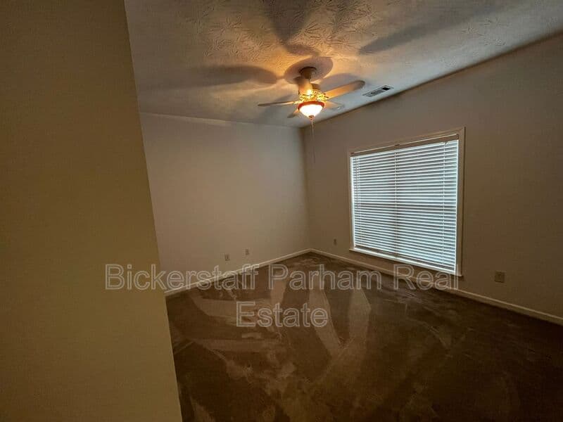 Columbus House: 7013 Imperial Way