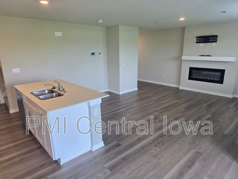 Ankeny Townhome: 1631 Northeast Crossing Oaks Lane