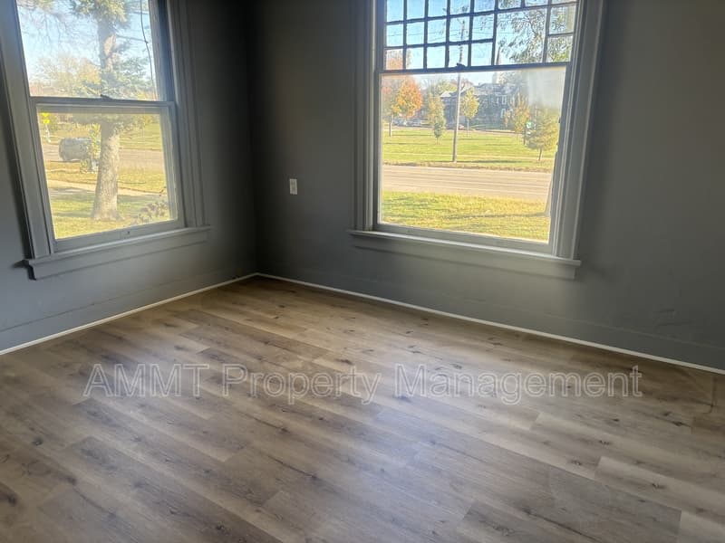 Cedar Rapids Condo: 1534 3rd Avenue Southeast - 1