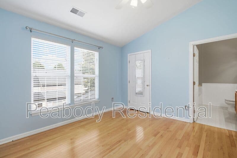 Sterling House: 46670 Cavendish Sq