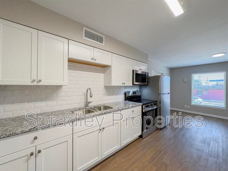 Temple House: 1701A W Ave M