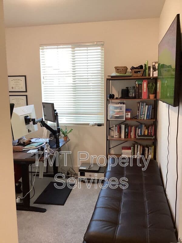 Sacramento House: 3759 Po River Way