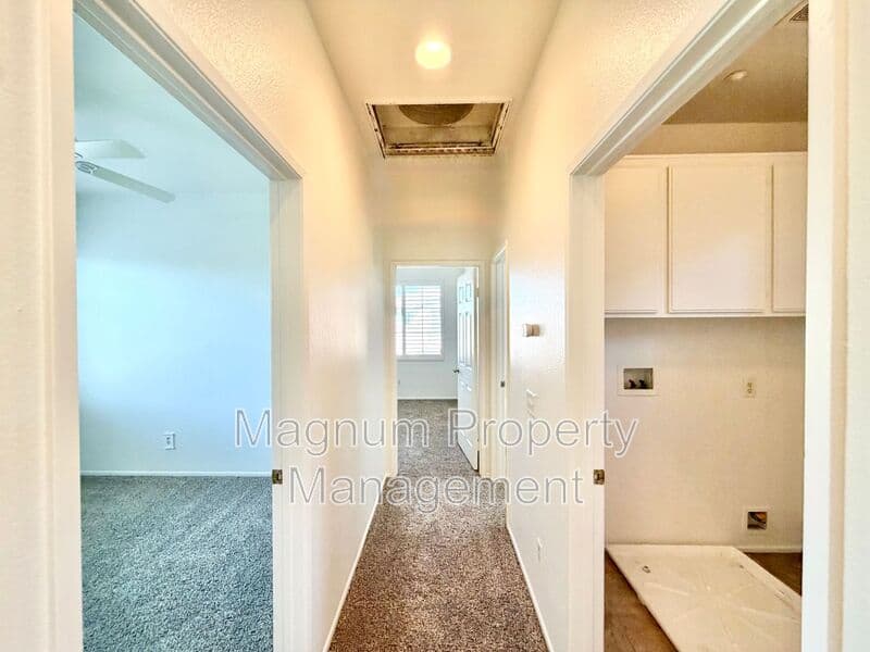 Riverside House: 11324 Riverleaf Dr