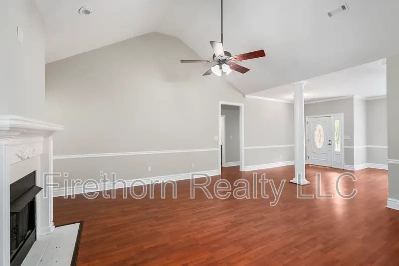 North Augusta House: 932 Sudlow Lake Road